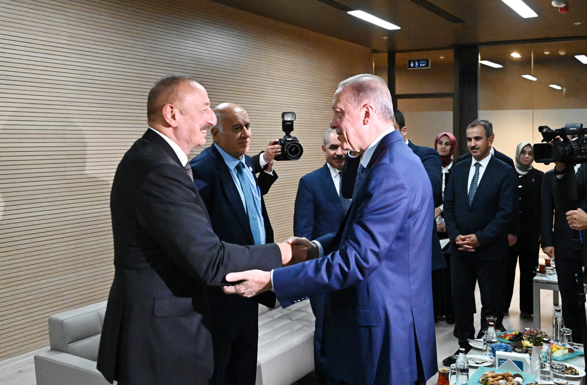 Prezident İlham Əliyev Konyada Ərdoğan və digər dövlətlərin başçıları ilə şam yeməyində - FOTOLAR