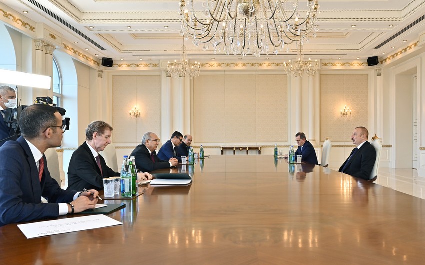 Prezident İlham Əliyev Əlcəzairin xarici işlər və xaricdəki milli icma nazirini qəbul edib