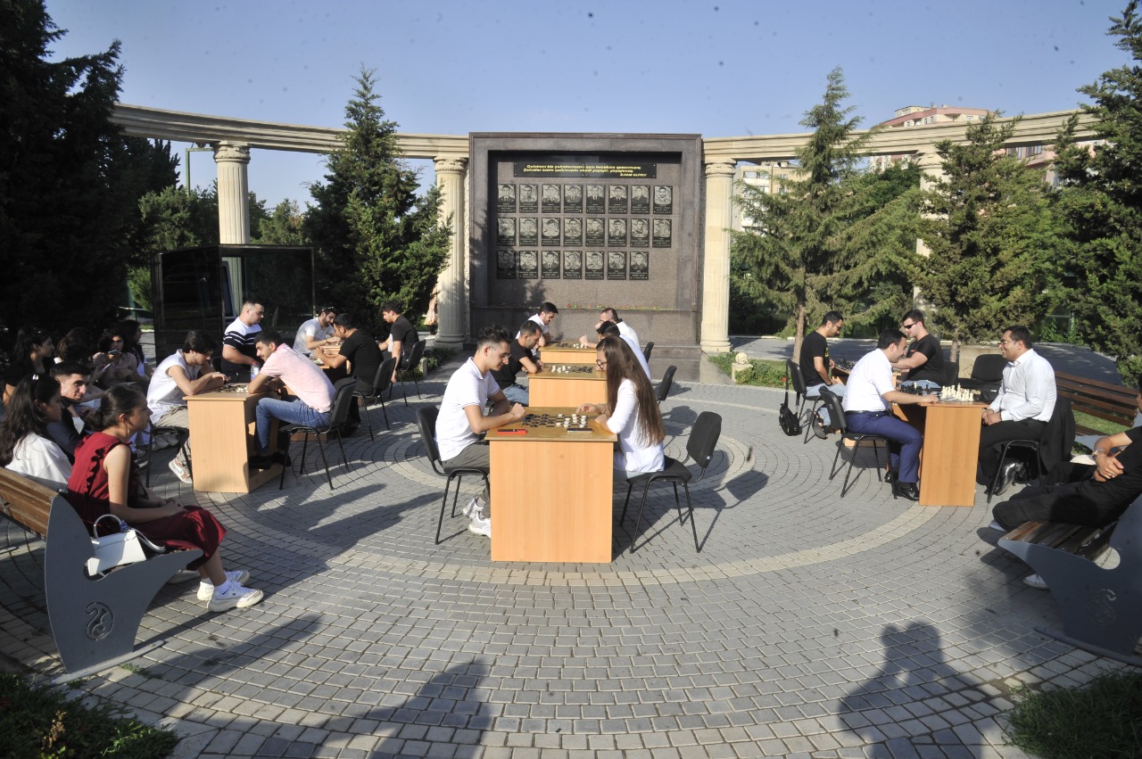 Nəsimi rayonunda Vətən müharibəsi əlilləri və veteranlarının iştirakı ilə stolüstü yarışlar keçirilib - FOTOLAR