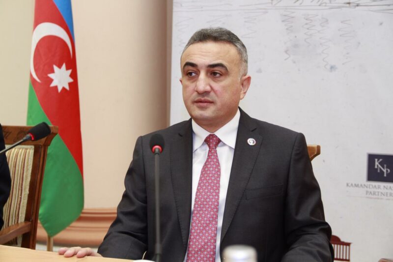 Vəkillər Kollegiyasında sədr seçkisi olub