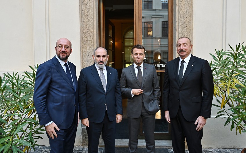 Əliyev, Paşinyan, Makron və Mişel bir araya gəlib:&nbsp;&ldquo;Qafqazda davamlı sülh üçün...&rdquo; (FOTOLAR/Yenilənir)
