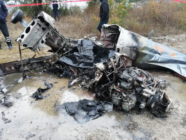 Türkiyədə təyyarə qəzaya düşüb, ölənlər var - FOTO