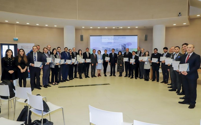 Prezidentin köməkçisi Azərbaycanın sülh gündəliyi ilə bağlı çıxış edib - FOTO