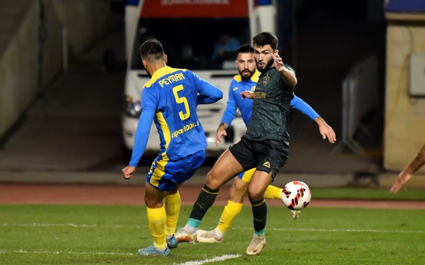 Qurban Qurbanov oğlunu "Qarabağ"a gətirdi