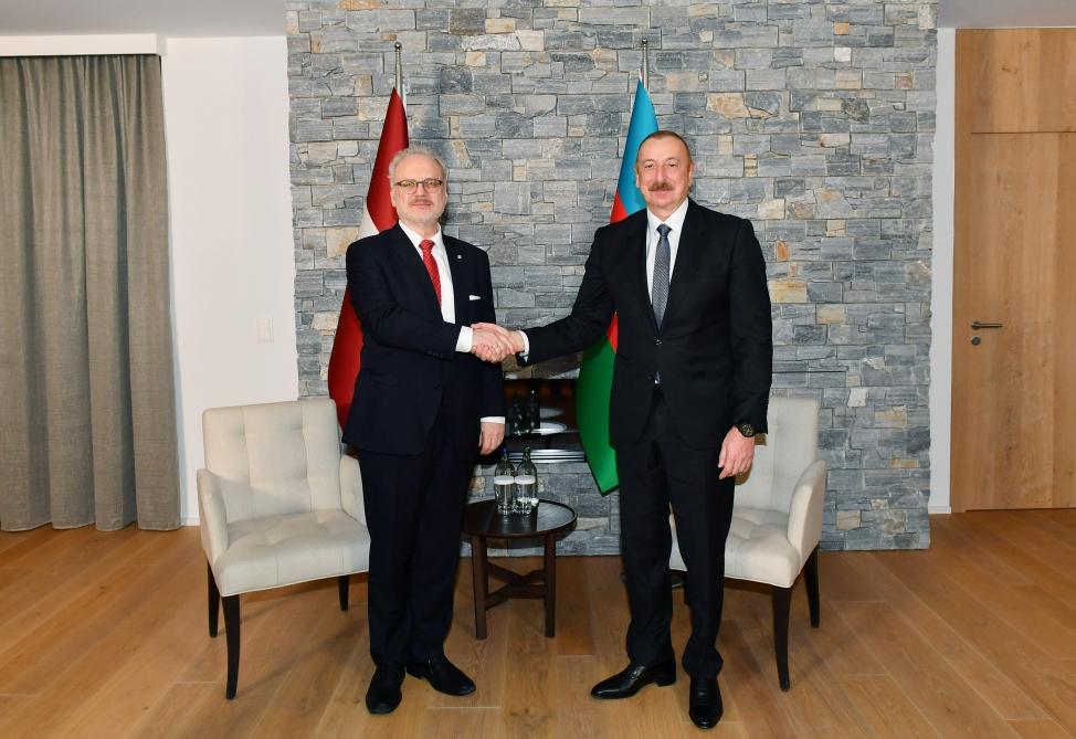 Prezident İlham Əliyev Davosda Latviya dövlət başçısı ilə görüşüb - FOTOLAR (Yenilənib)
