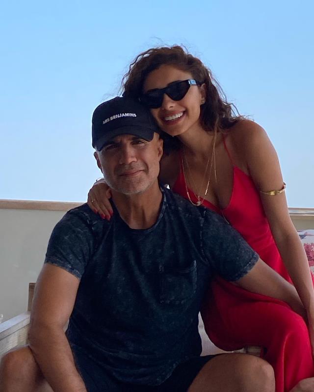 Özcan Deniz özündən 22 yaş balaca iranlı modellə&nbsp;evləndi - FOTOLAR