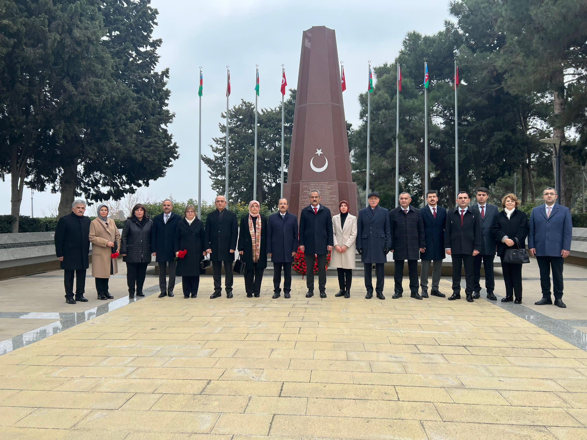 Türkiyənin təhsil naziri Bakıda - FOTO