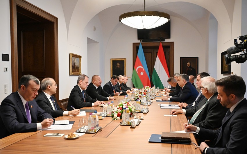 İlham Əliyev Macarıstanın Baş naziri ilə məhdud və geniş tərkibdə görüşüb, birgə bəyanat veriblər -&nbsp;MƏTN + FOTOLAR (Yenilənir)