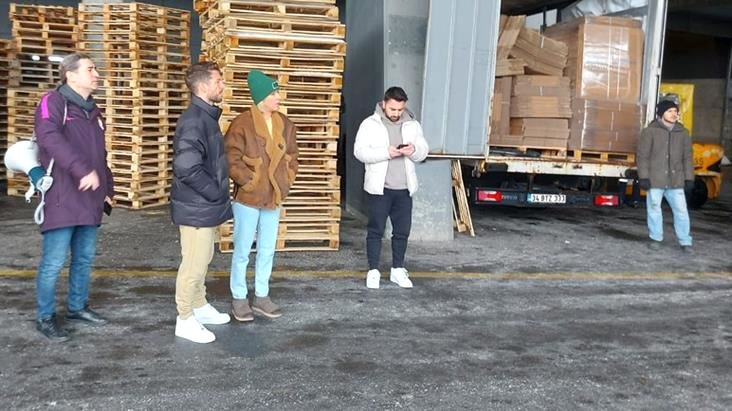 "Qalatasaray"lı futbolçular&nbsp;zəzlələ bölgəsinə &nbsp;yardım kampaniyasında iştirak edirlər - FOTOLAR