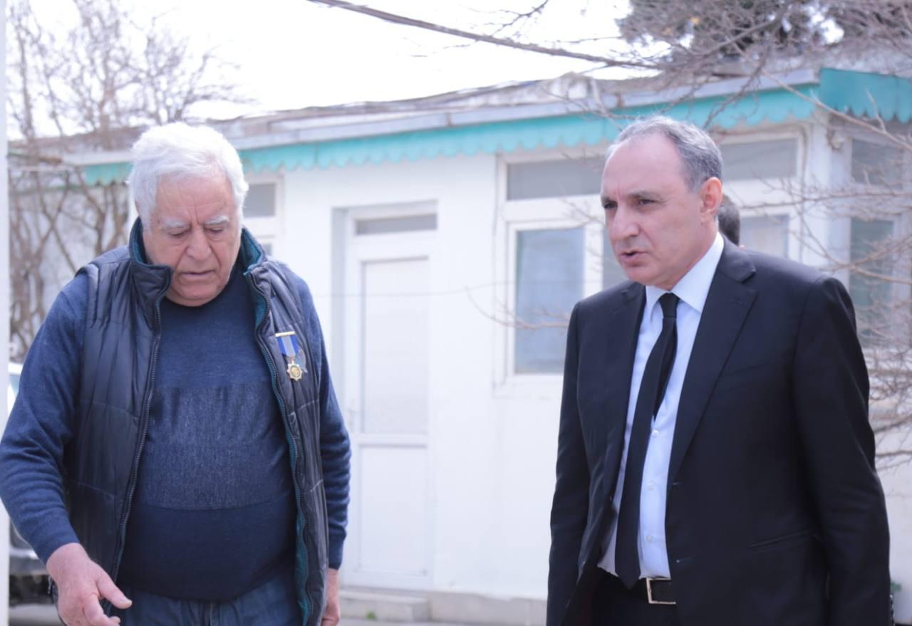 Kamran Əliyev&nbsp;keçmiş Baş prokuroru&nbsp;evində təltif&nbsp;etdi - FOTOLAR