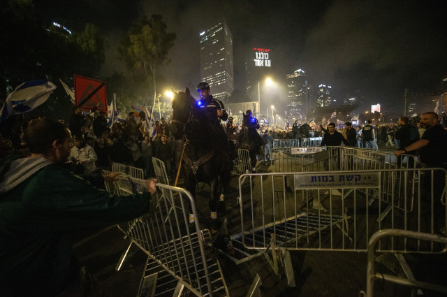 İsraildə gərginlik pik həddə:&nbsp;Pezident Netyanhuya "dur" dedi, Baş nazir geri çəkildi (FOTO/Yenilənib)
