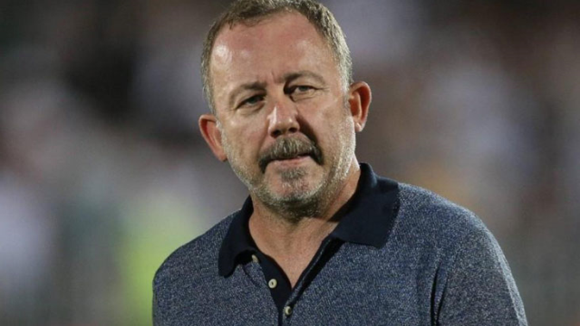 Sergen Yalçın: "O, yavaş-yavaş komandaya sahib çıxmağa başlayıb"