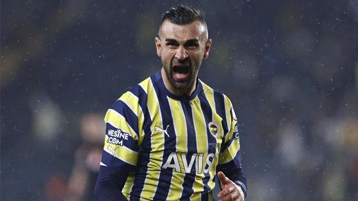 "Fənərbağça" hücumçusunu satıb