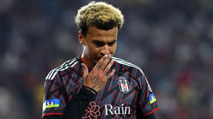"Beşiktaş"ın keçmiş oytunçusu 1.5 ildən sonra aktiv futbola dönür&nbsp;