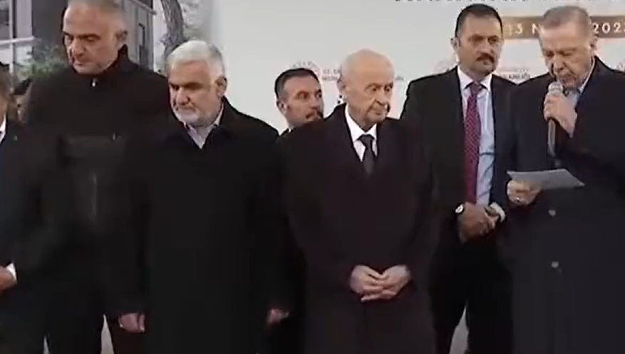 CHP-dən partiya sədrinə "axmaq" deyildi: ""Hizbullah" artığı olan bir neçə "zibil"ə&nbsp;pabuç buraxmarıq"