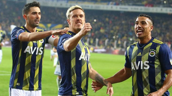 4 milyon təzminat qoparan qumarbaz oyunçu "Fənərbağça" məzələndi: "Sizə elə yanaşırlar ki, elə bil Ronaldosunuz"