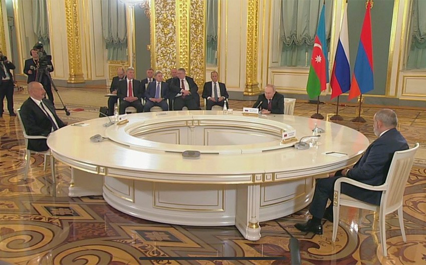 MOSKVADA MÜHÜM GÖRÜŞ: Əliyev, Putin və Paşinyan bir araya gəldi &nbsp;- "Bu məsələlər sırf texniki xarakter daşıyır" (FOTOLAR/Yenilənib)