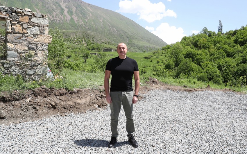 Prezident İlham Əliyev Kəlbəcərdə: yeni kəndlərin təməli atıldı, açılışlar oldu - FOTOLAR (Yenilənib)