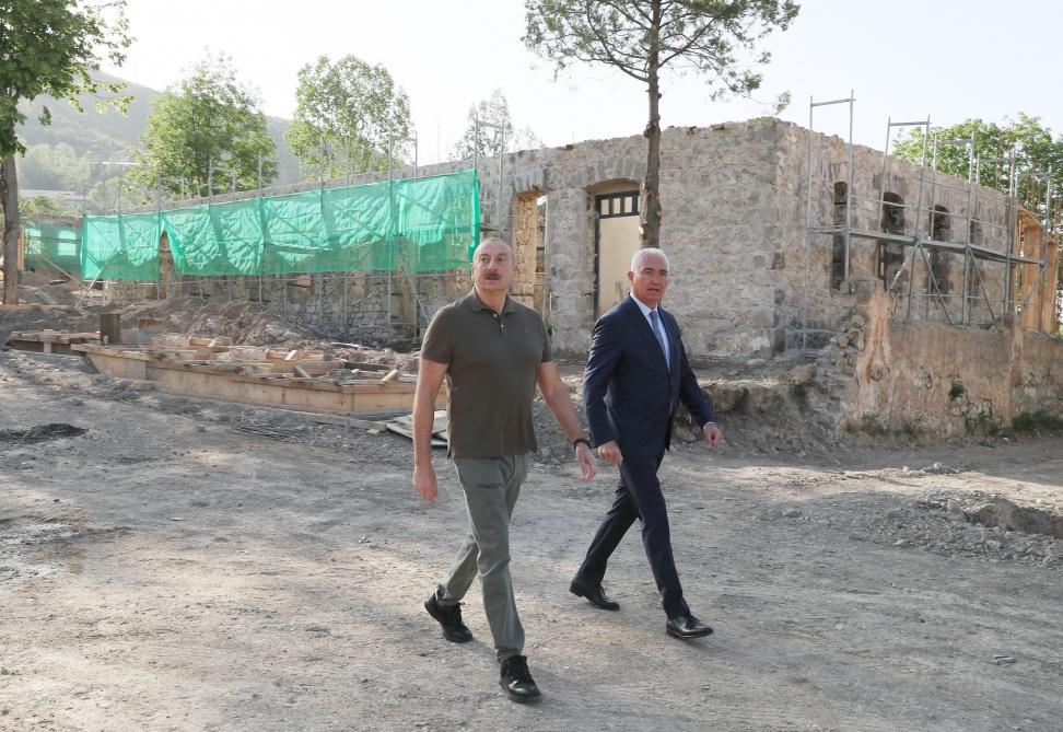 Prezident&nbsp;İlham Əliyev Laçında lövhələrin açılışında iştirak edib -&nbsp;FOTOLAR (Yenilənib)