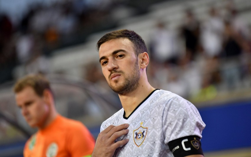 "Qara Qarayev futboldan "üzüsulu" ayrıldı"