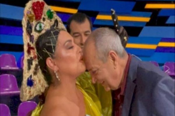 "Elza Seyidcahanın AYB-yə üzvlüyü qiyamət əlamətidir" - Rasim Balayev yazıçı Anarın "bostanına daş atdı"