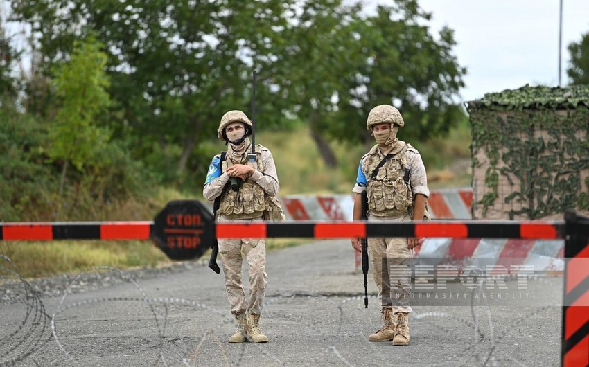Rusiya sülhməramlıları nə edir? - Ağdam-Xankəndi yolunun üzərinə tikanlı məftillər qoyublar (FOTOLAR)