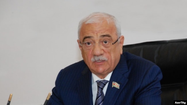 Tərəflər Səttar Möhbalıyevin məhkəməyə gətirilməsini tələb elədi, hakim "yox" dedi - Qalmaqallı proses