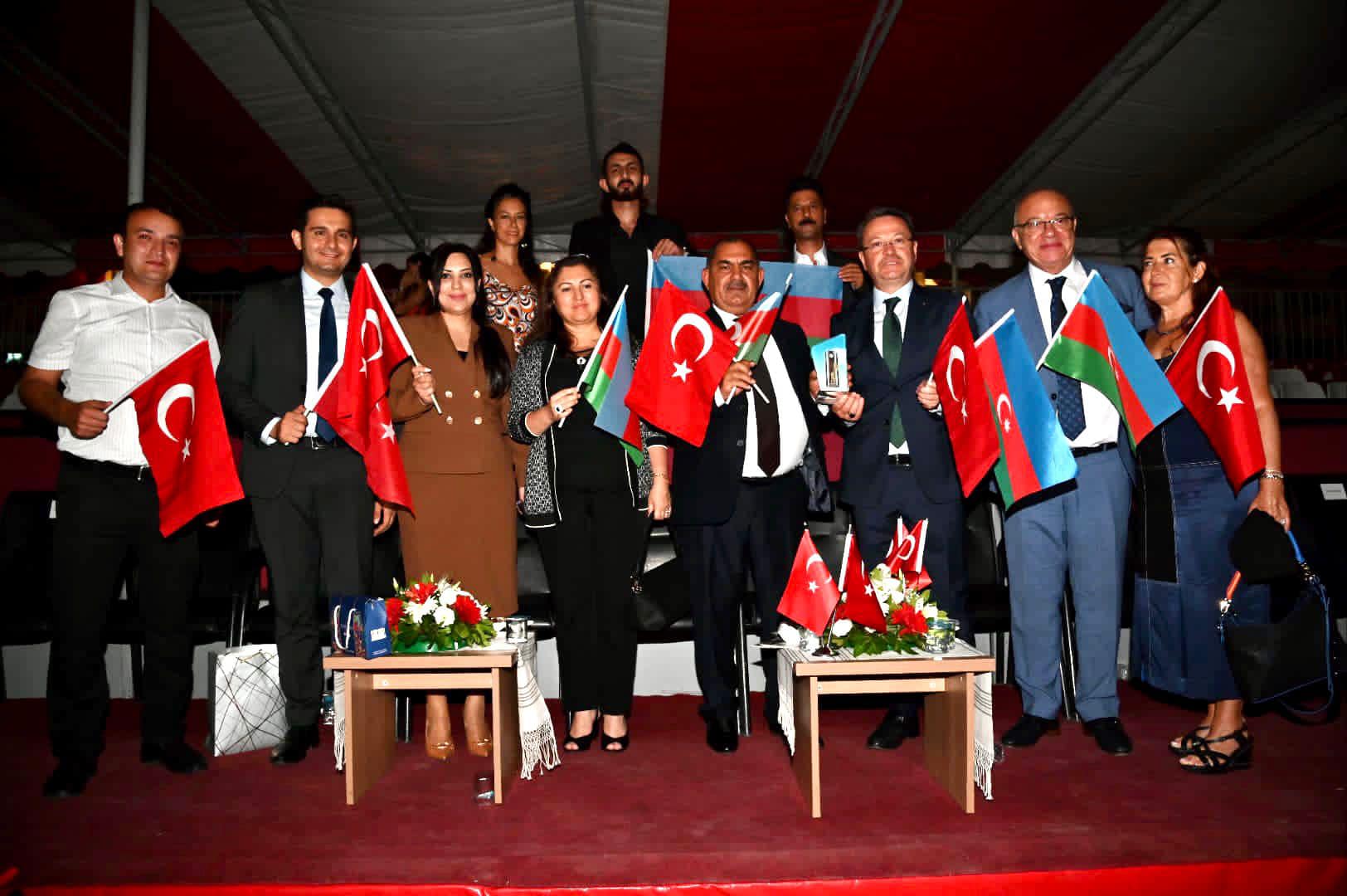 Şirvan şəhərinin nümayəndə heyəti Manisada konsert proqramında iştirak ediblər - FOTOLAR