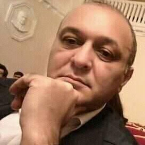 "BİR SƏHİFƏLİK ESSE" HAQQINDA BİR SƏHİFƏLİK STATUS...