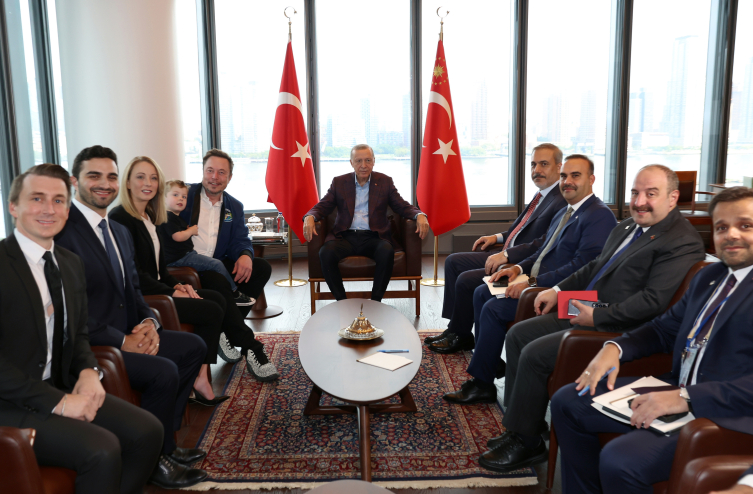 Prezident Ərdoğan İlon Maskı TEKNOFEST-ə dəvət etdi - FOTO