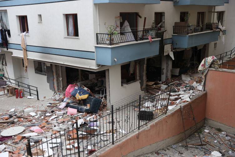 Ankarada binada partlayış: bir nəfər ölüb (FOTO)