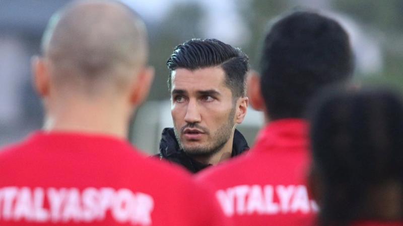 Dortmund "Borussiya"sı Nuri Şahini yola salmağa hazırlaşır
