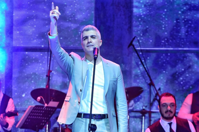 Özcan Dəniz ailə üzvləri ilə yollarını ayırdı: "Neçə ailə üzvün sənə xəyanət etdi?" - FOTO