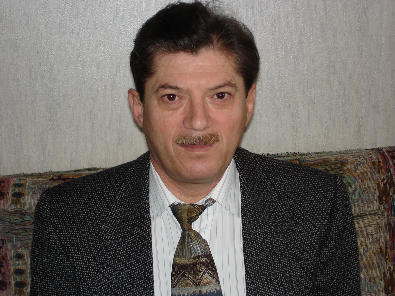 DAĞ KİMİ BÖYÜK, ÇÖRƏK KİMİ SADƏ İNSAN...