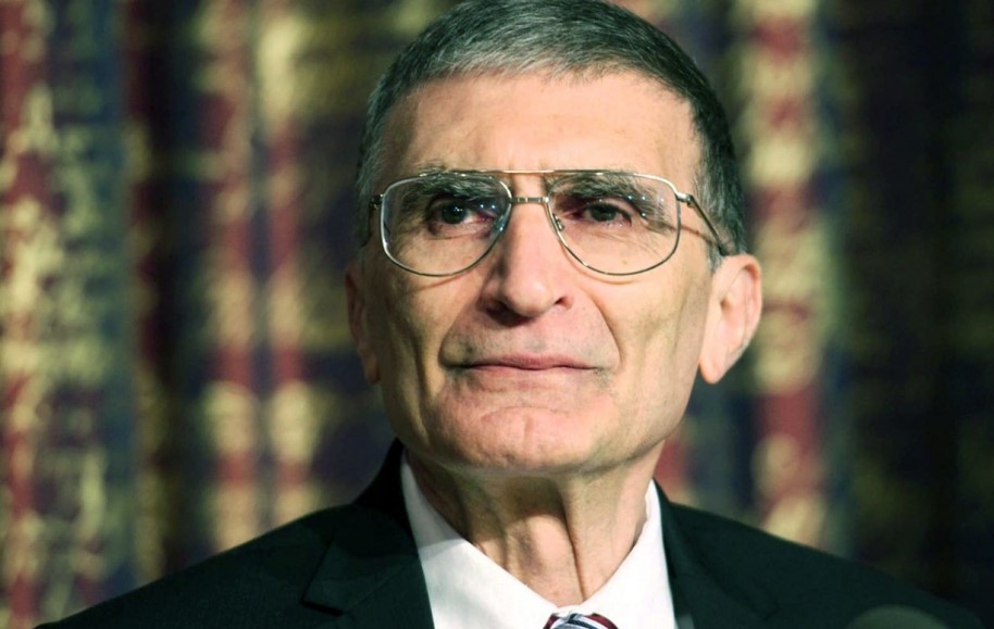 Nobel mükafatı laureatı AMEA-nın fəxri üzvü seçilib