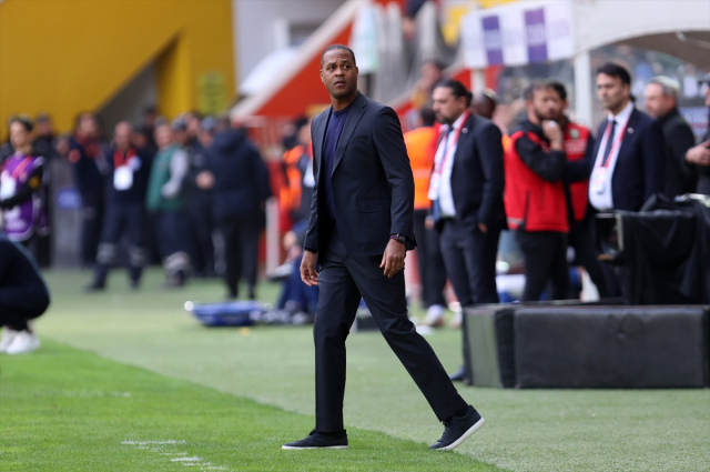 &ldquo;Adana Dəmirspor&rdquo;un baş məşqçisi istefaya göndərildi