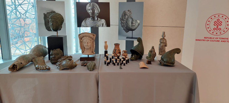 ABŞ Anadolu mənşəli 41 əsəri Türkiyəyə təhvil verib&nbsp;- FOTOLAR