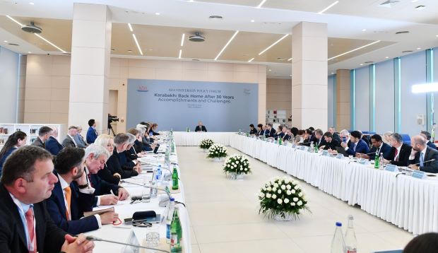İLHAM ƏLİYEV BEYNƏLXALQ FORUMDA: "...bu, təkcə Qafqazla bağlı deyil" - "Onların bəziləri özünü manyak kimi aparır" (TAM MƏTN /VİDEO) - YENİLƏNİB