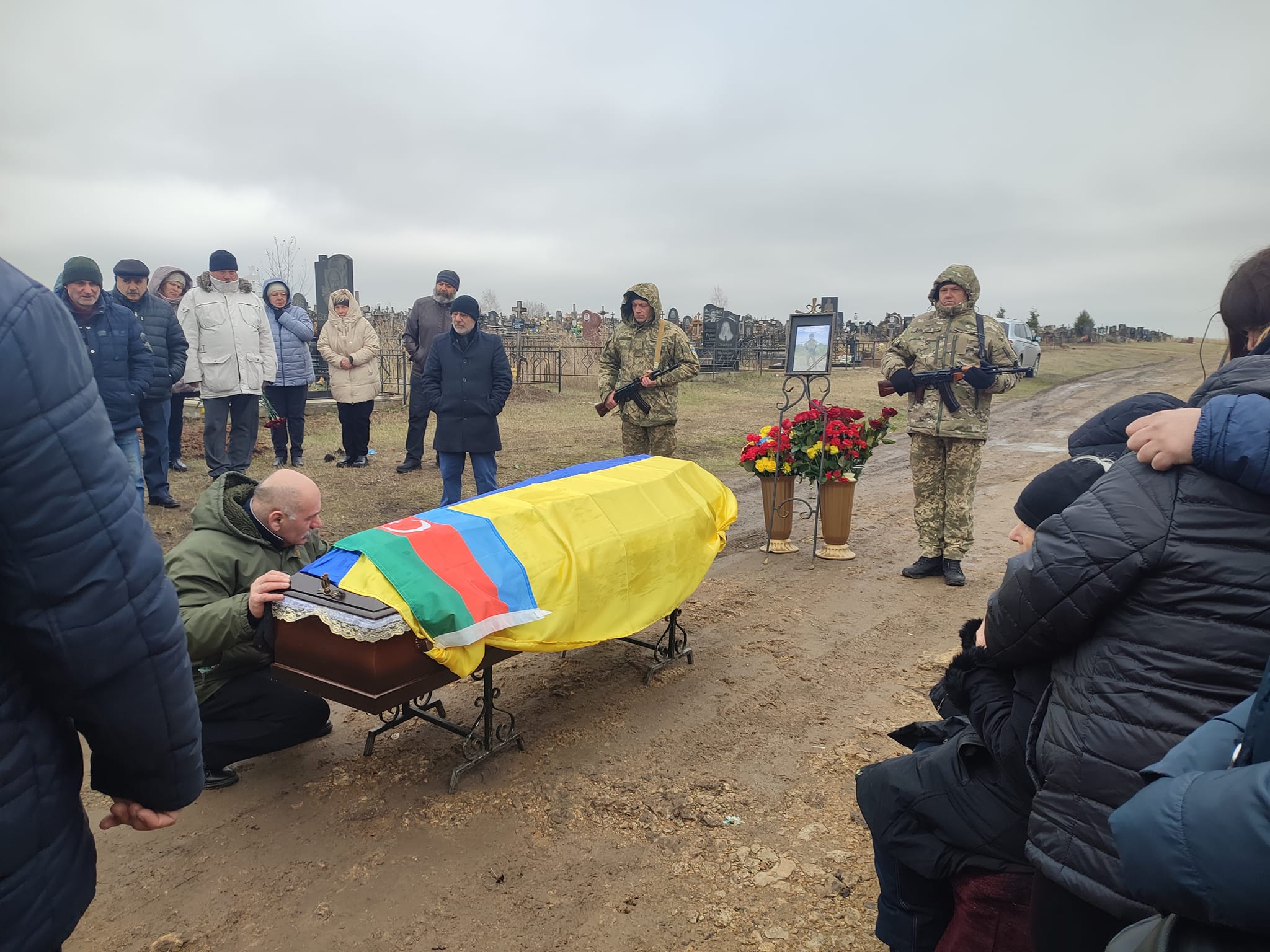 Ukraynada həlak olan əslən lənkəranlı döyüşçü dəfn olundu - VİDEO/FOTOLAR