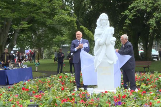 Fransadan irqçi davranış: Natəvanın abidəsini sökürlər - UNESCO-ya çağırış oldu
