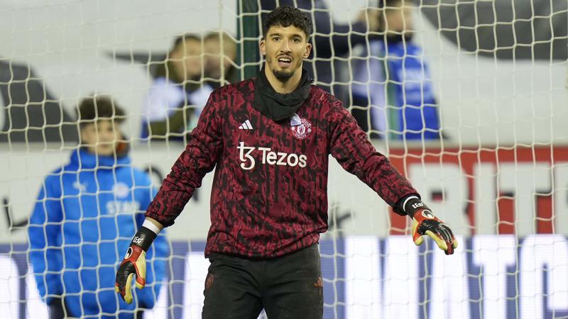 Türk qapıçı&nbsp;"Mançester Yunayted"i növbəti mərhələyə daşıyıb - Altay 2 penalti qaytarıb