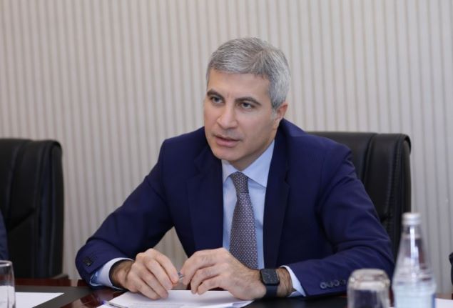 Keçmiş direktor Agentliyi məhkəməyə verib - Qalmaqal