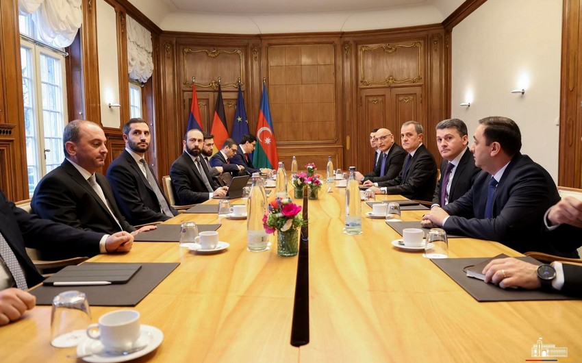 BERLİNDƏ İKİGÜNLÜK MÜHÜM GÖRÜŞ BİTDİ: Ceyhun Bayramovla&nbsp;erməni nazir nəyə razılaşdı? - FOTOLAR (YENİLƏNİB)