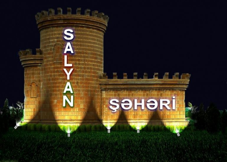 Salyanda dəhşətli olay: keçmiş baş həkim və arvadının başları kəsilib (YENİLƏNİB)