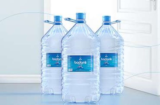 "Badamlı" istehlakçılara 10 litr əvəzinə 9 litr su satır? - Jurnalist elə iddia irəli sürdü&nbsp;ki... (FOTO)