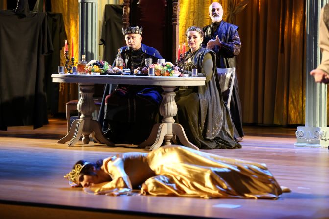 Hamlet faciəsi illər sonra səhnədə -FOTO