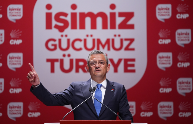 Özgür Özəl: "Mansur Yavaş Ərdoğanı yenəcək gücdədir, ona görə hədəfdədir"