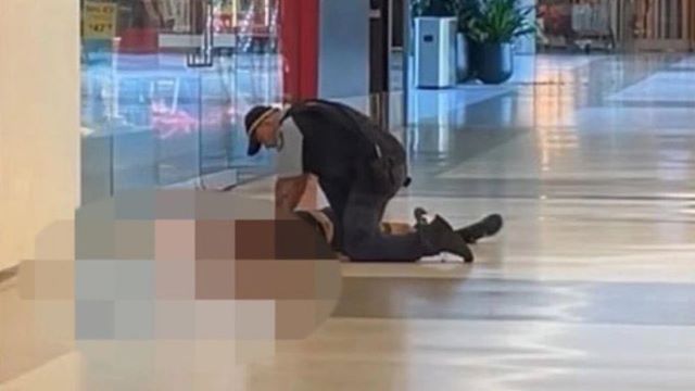 Ticarət mərkəzində vəhşət: bıçaqlı şəxs 6 nəfəri öldürüb, 7-ni&nbsp;yaralayıb - FOTOLAR
