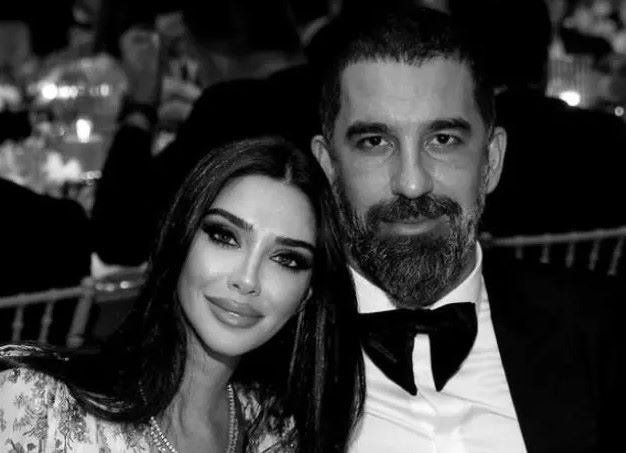 Arda Turan xanımına 2,1 milyon avroluq maşın aldı - FOTO