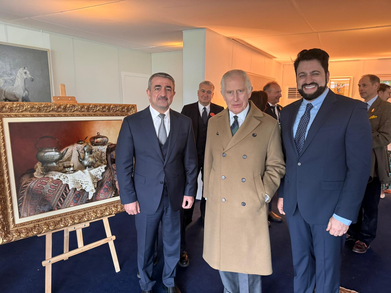 General Elçin Quliyev bu ölkənin kralına bahalı rəsm əsəri hədiyyə edib - FOTOLAR